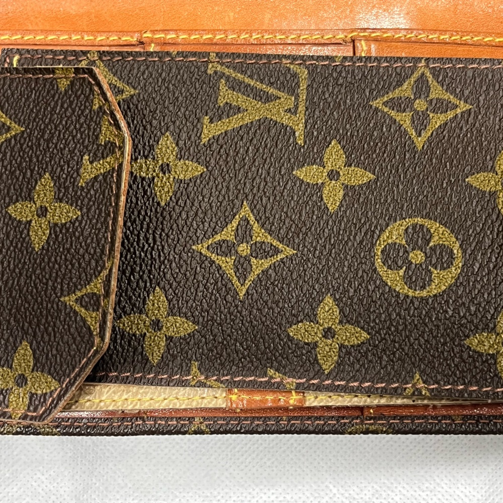 Louis Vuitton fold over purse/wallet - Picture 7 of 16